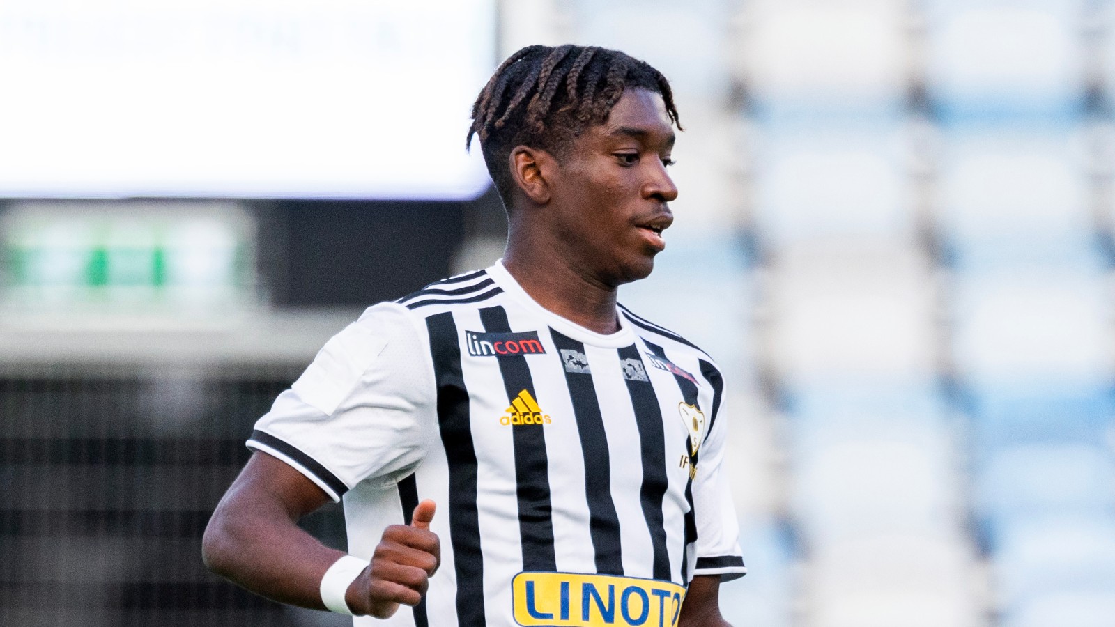 Klart: Lämnat Peking – klar för ny klubb