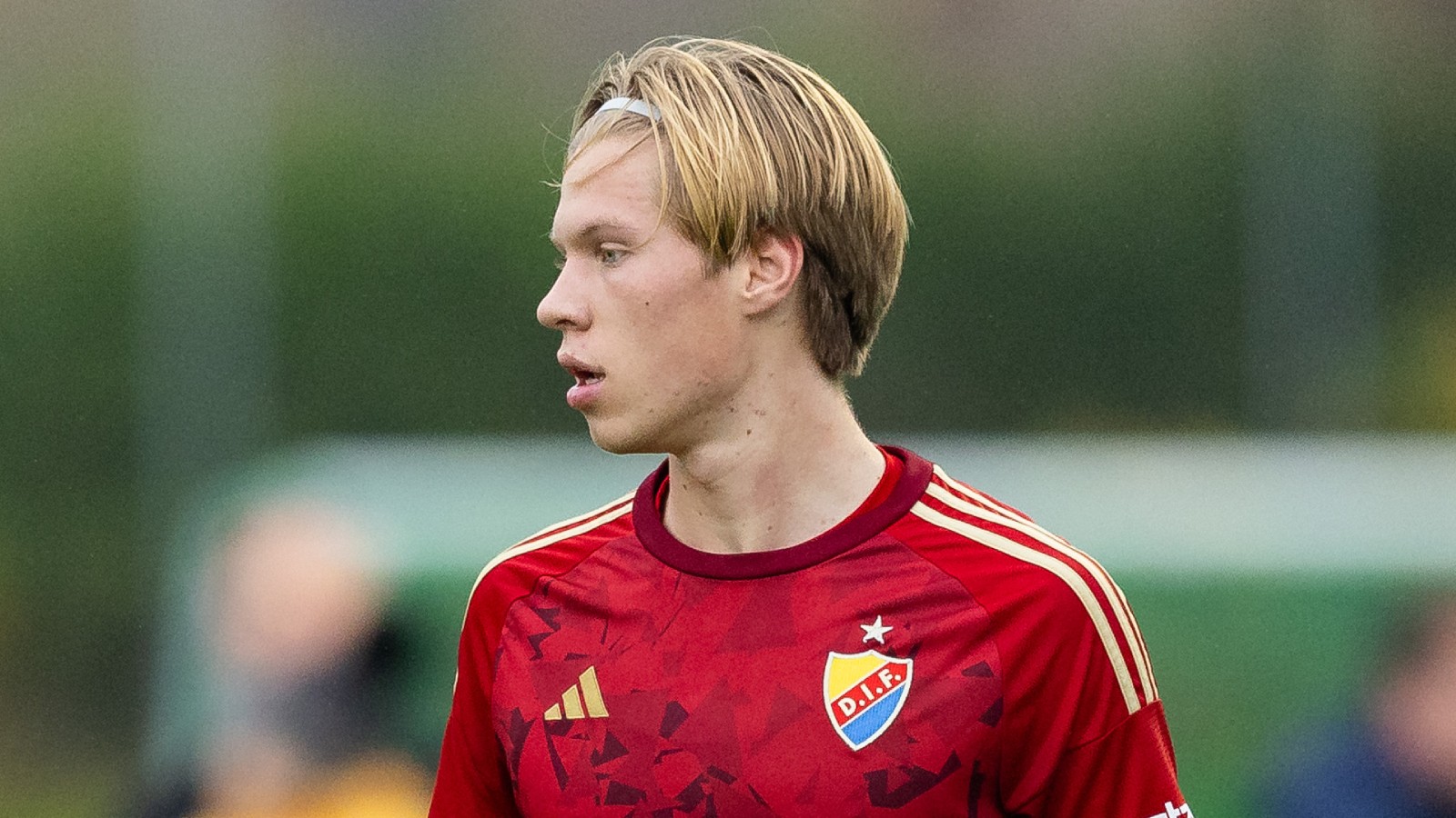 Silly Season-lördag: Förre Dif-talangen nära allsvensk klubb