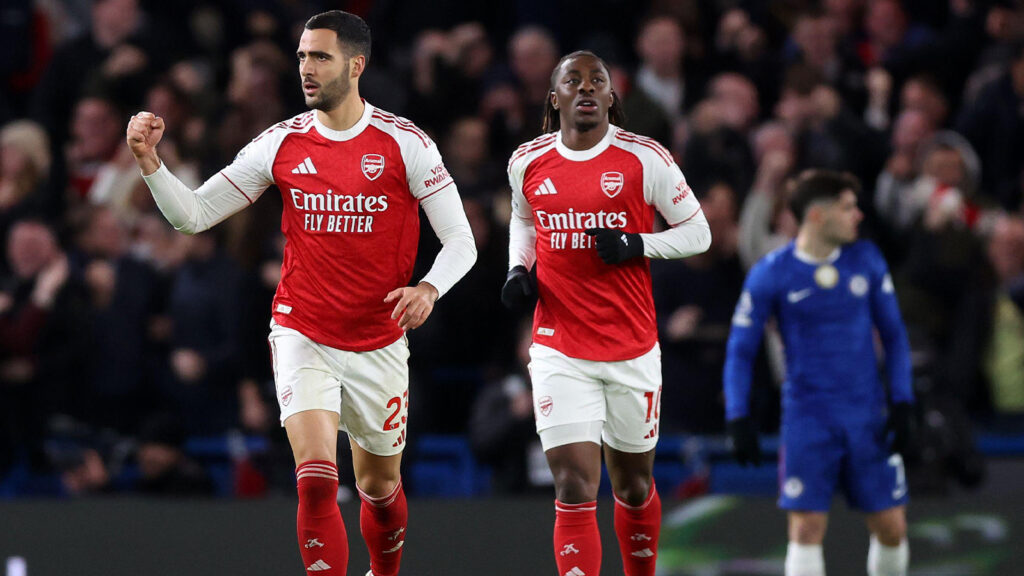 London, Storbritannien. 30 november 2025. Mikel Merino från Arsenal firar efter att ha gjort sitt lags första mål under Premier League-matchen mellan Chelsea och Arsenal på Stamford Bridge, London.