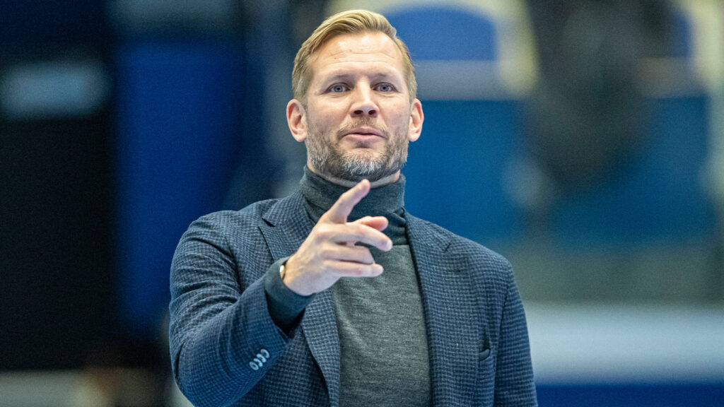 221022 Martin Åslund under fotbollsmatchen i För livet cupen mot ALS mellan Malmölirare och Vilirare-ÖST den 22 oktober 2022 i Malmö.
