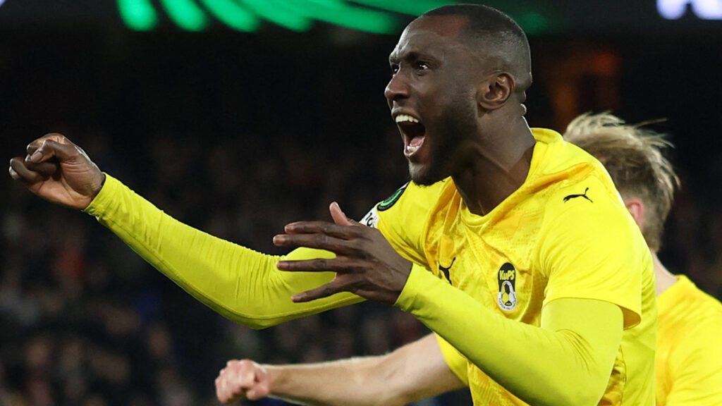 251218 Fotboll, UEFA Conference League Soccer Football - UEFA Conference League - Crystal Palace mot KuPS - Selhurst Park, London, Storbritannien - 18 december 2025 KuPS-spelaren Ibrahim Cisse firar efter att ha gjort sitt andra mål REUTERS/Hannah Mckay