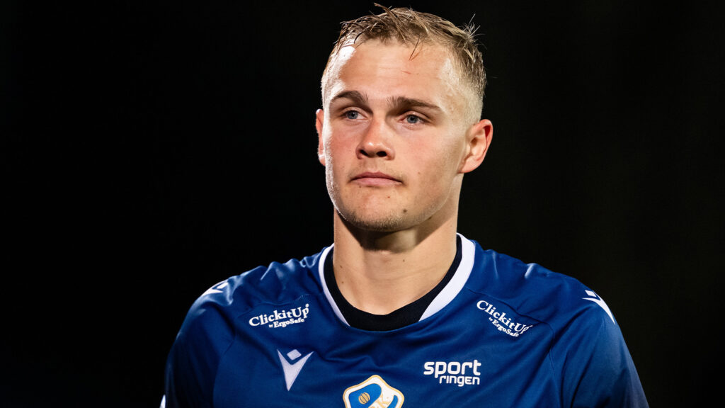 250423 Halmstads Gustav Friberg deppar efter fotbollsmatchen i Allsvenskan mellan Halmstad och Mjällby den 23 april 2025 i Halmstad.