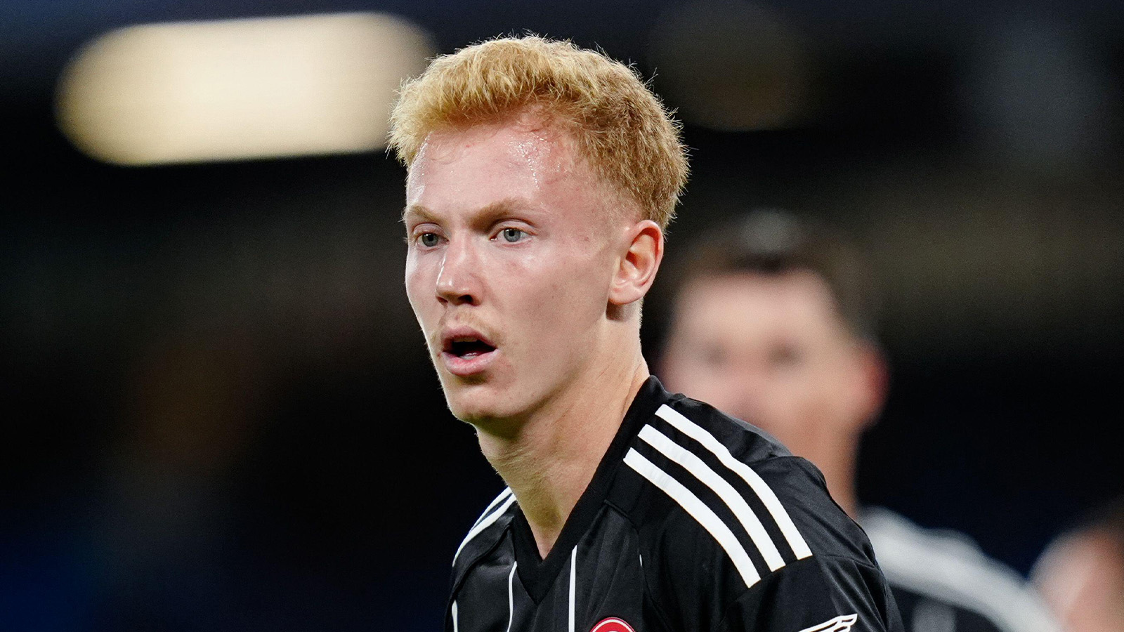 Hugo Larsson startar i måstematchen mot Qarabag