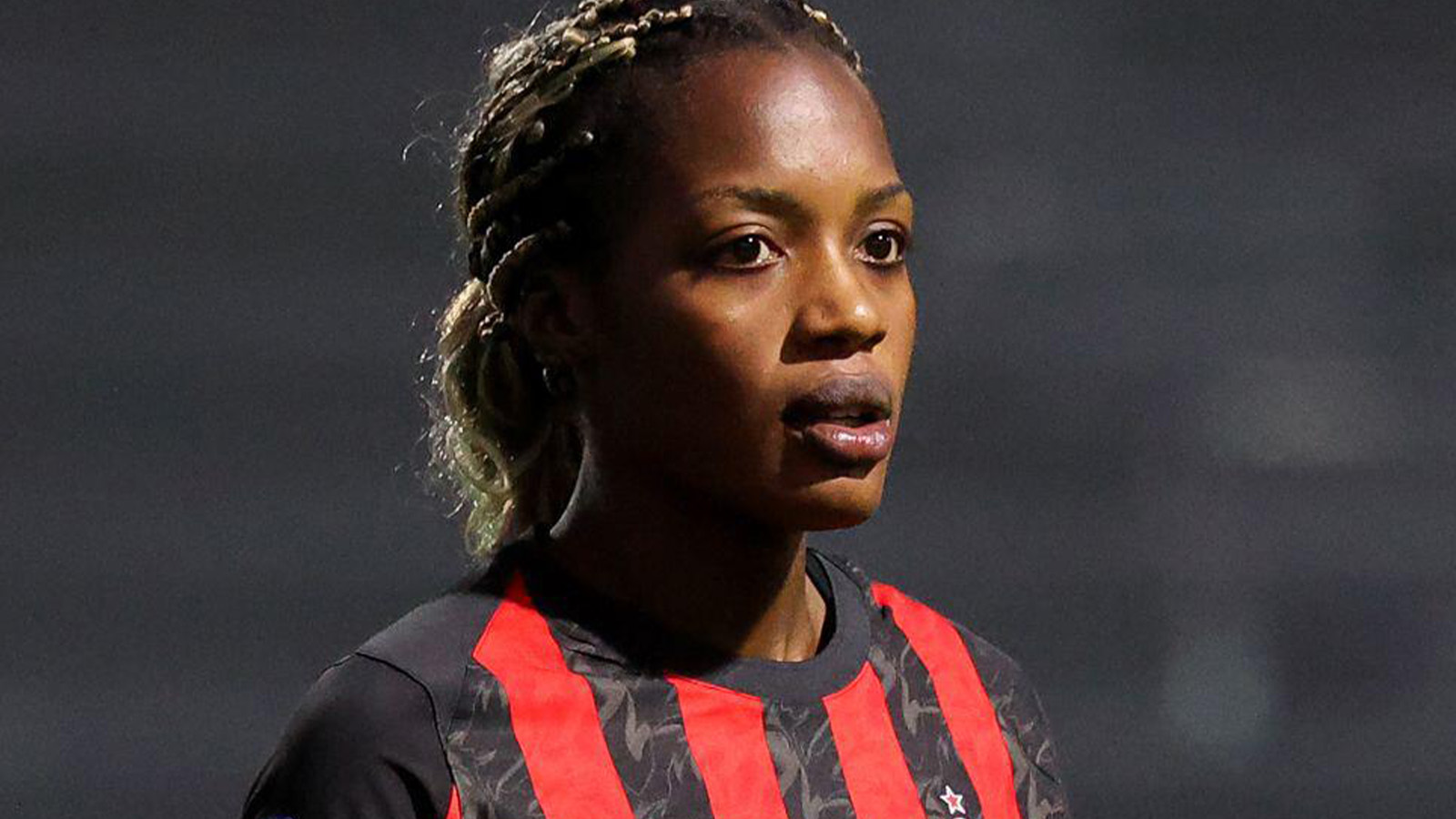 Uppgifter: Evelyn Ijeh kan lämna Milan