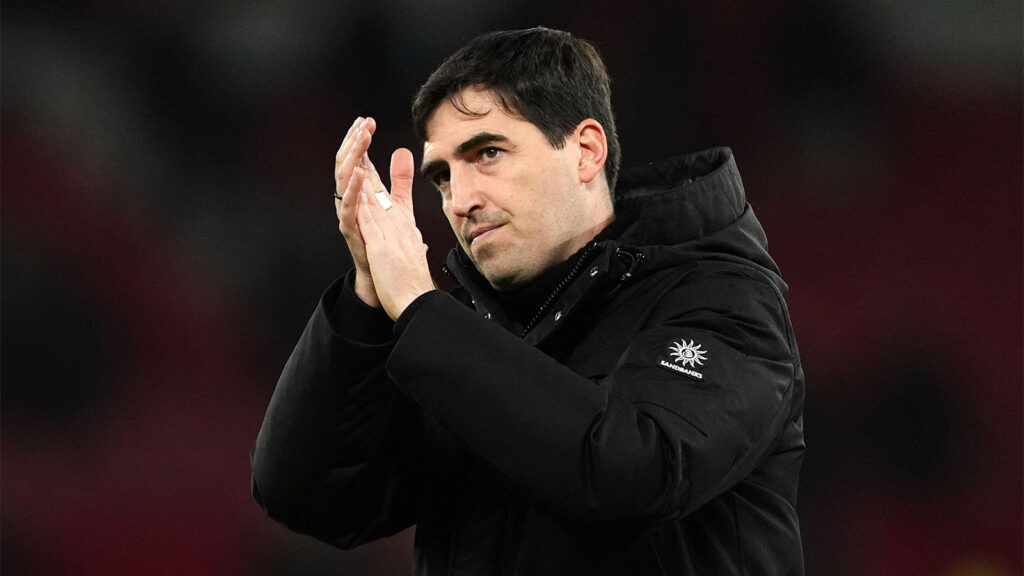 Bournemouths manager Andoni Iraola efter Premier League-matchen på Old Trafford, Manchester. Bilddatum: måndag den 15 december 2025.