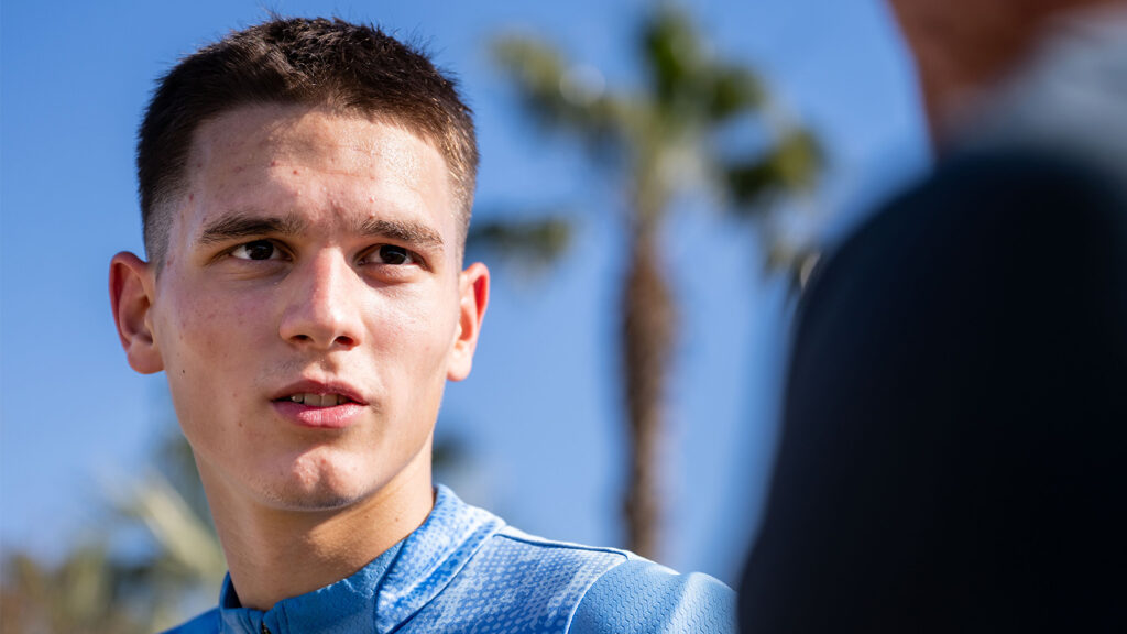 260112 Jovan Milosavljevic intervjuas efter en fotbollsträning med Malmö FF den 12 januari 2026 i Sotogrande.
