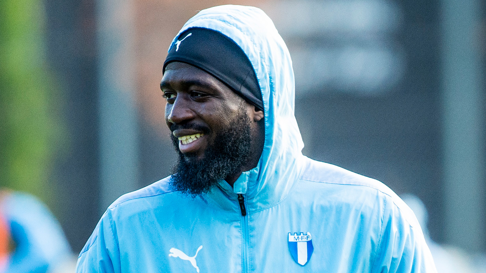 231108 Mahame Siby under en träning med Malmö FF den 8 november 2023 i Malmö.