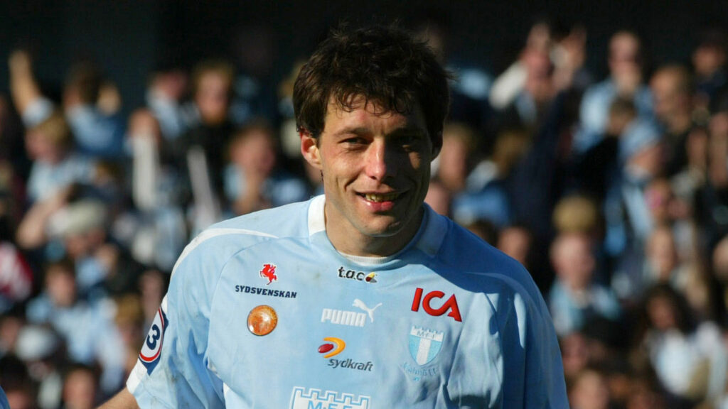 040409 Fotboll, Allsvenskan: Josef Elanga och Igor Sypniewski, Malmö FF
