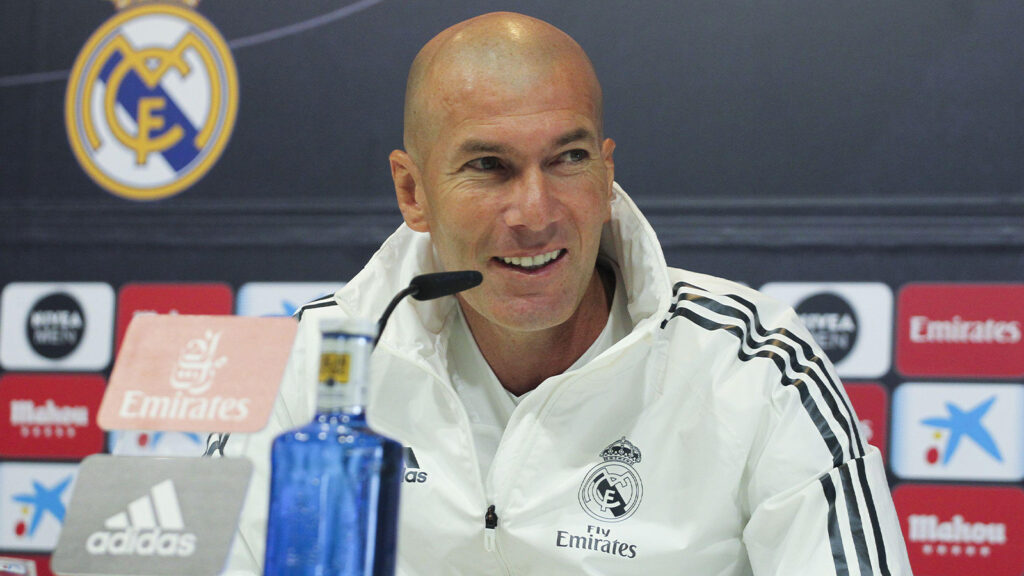 18 maj 2019 - Madrid, Madrid, Spanien - Zinedine Zidane från Real Madrid under en presskonferens efter träningsdagen den 18 maj på Ciudad Deportiva Real Madrid, Valdebebas, Madrid, Spanien.