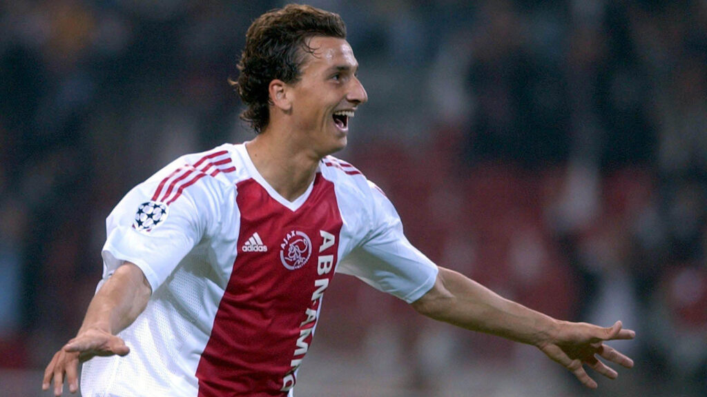 Sveriges anfallare Zlatan Ibrahimovic från Ajax Amsterdam firar efter att ha gjort sitt och sitt lags andra mål mot Olympique Lyonnais under deras Champions League-match i Amsterdam tisdagen den 17 september 2002.