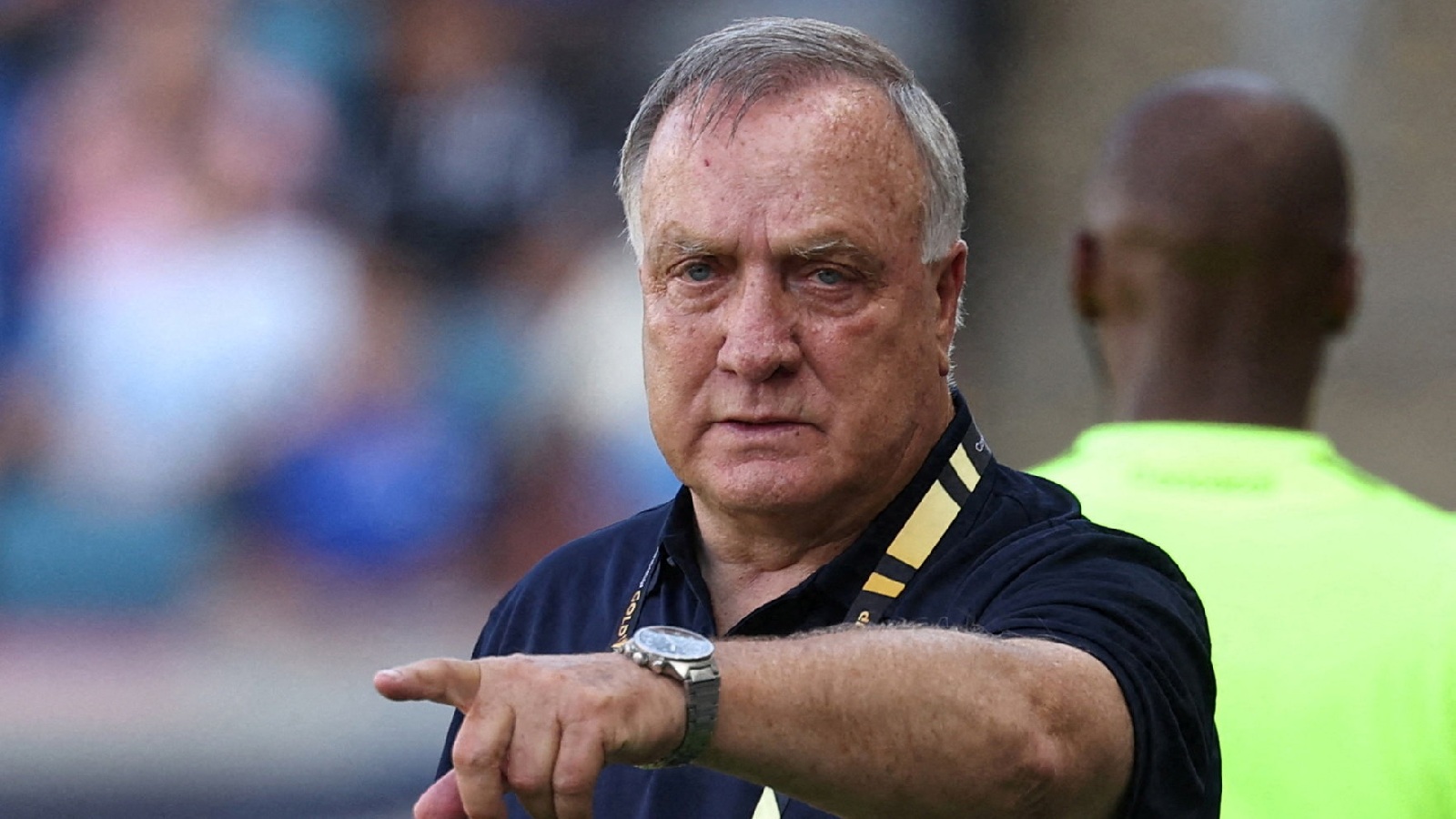 Bomben: Tvingas lämna kort före VM