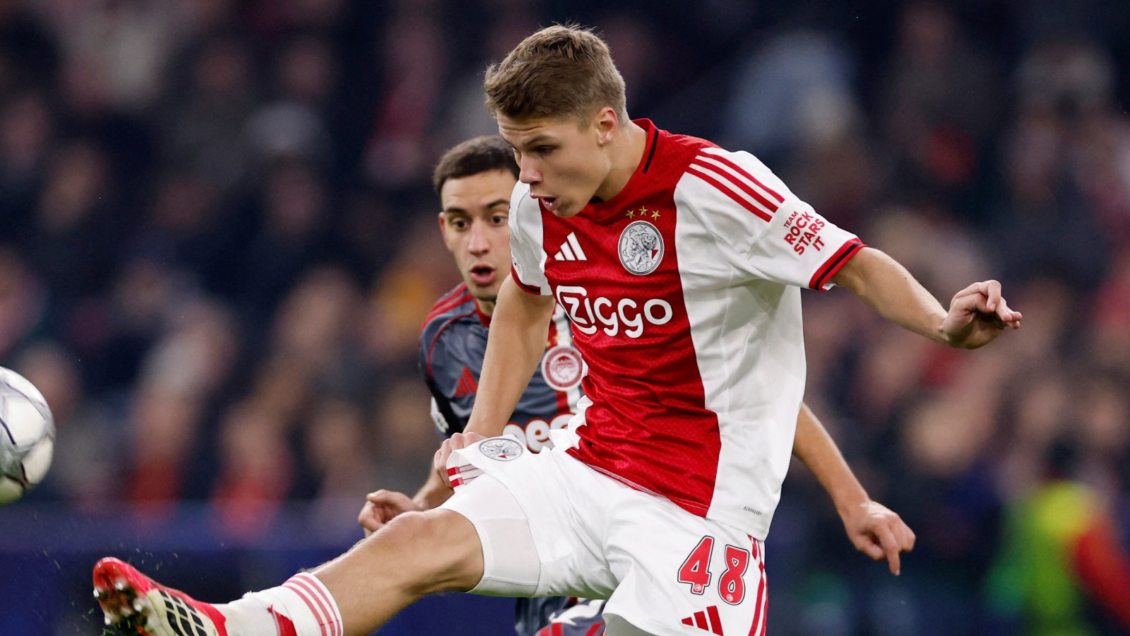 Uppgifter: Engelska storklubbar har ögonen på Ajax-talangen