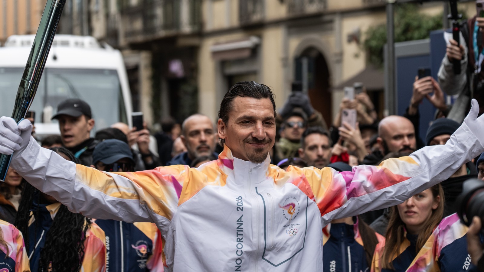 Zlatan med OS-facklan: ”Låt spelen börja”
