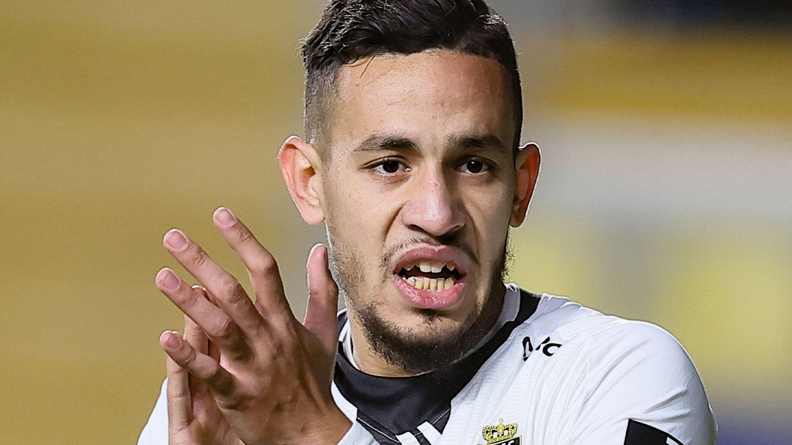 Uppgifter: MFF intresserad av algerisk anfallare