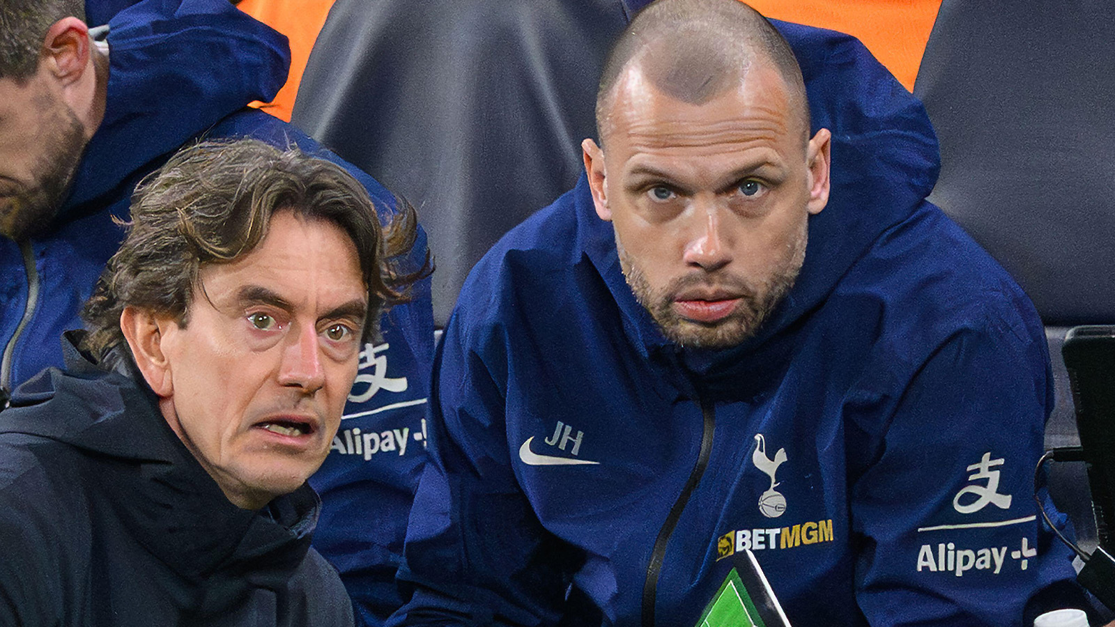 Officiellt: Heitinga lämnar Spurs – trio ersätter