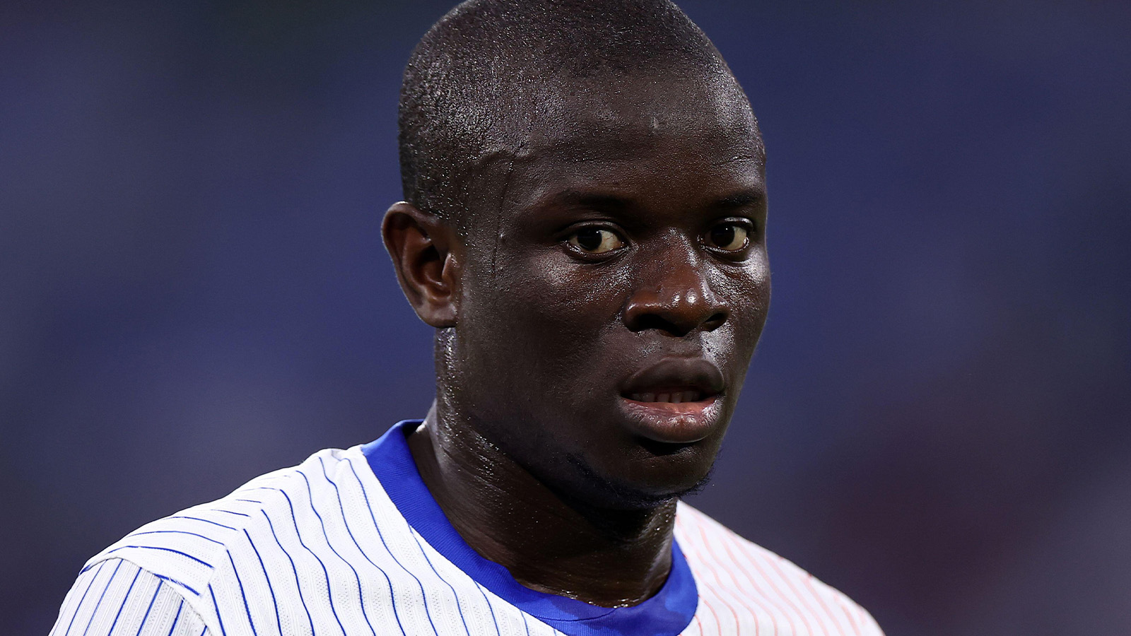 Officiellt: Kanté presenterad av Fenerbahce