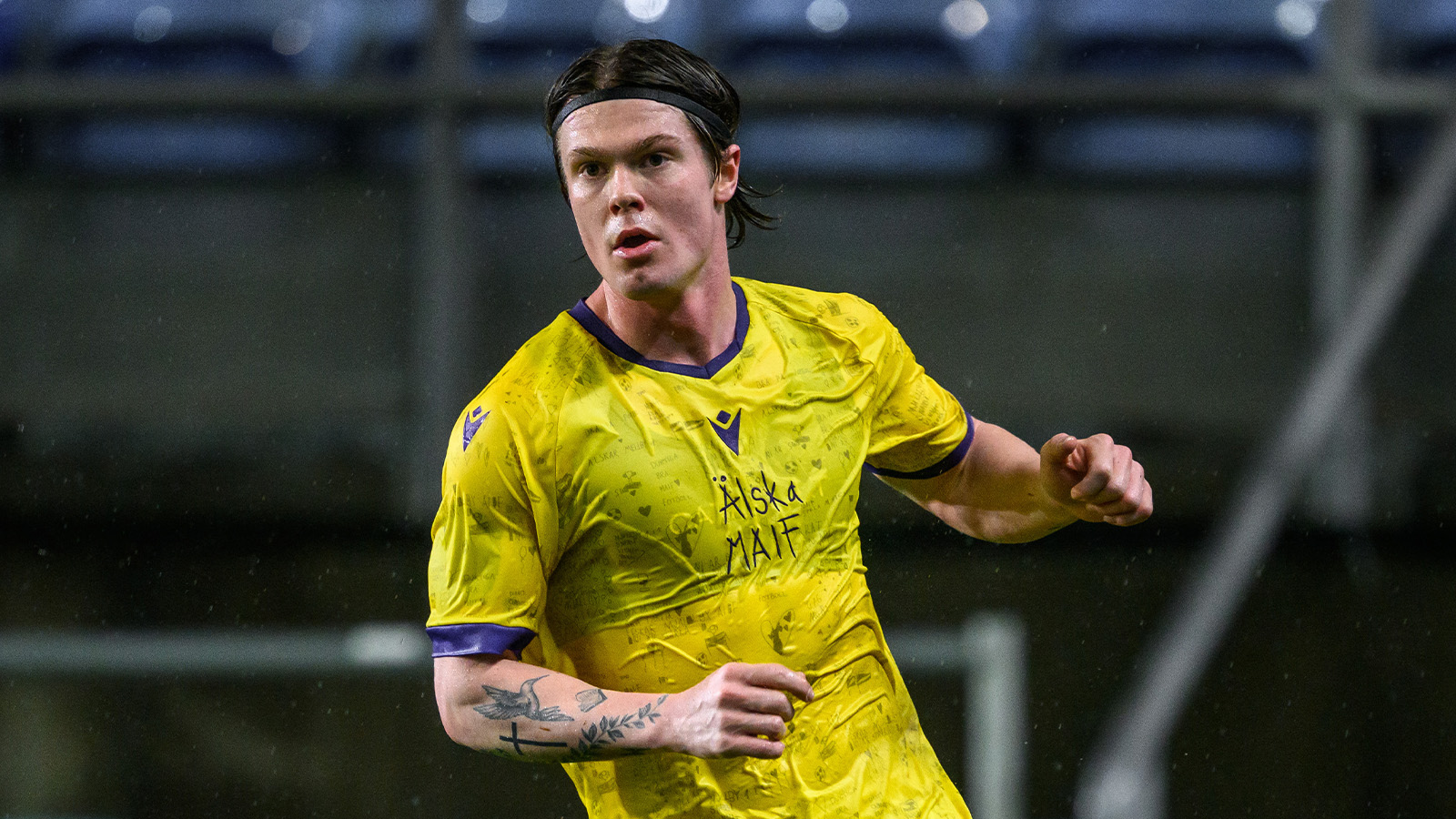 JUST NU: Mardrömsdebut för Nielsen – byts ut skadad