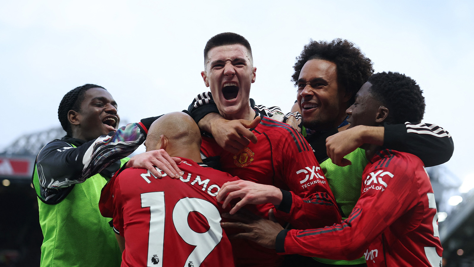 Dramatik på Old Trafford – Šeško stor hjälte