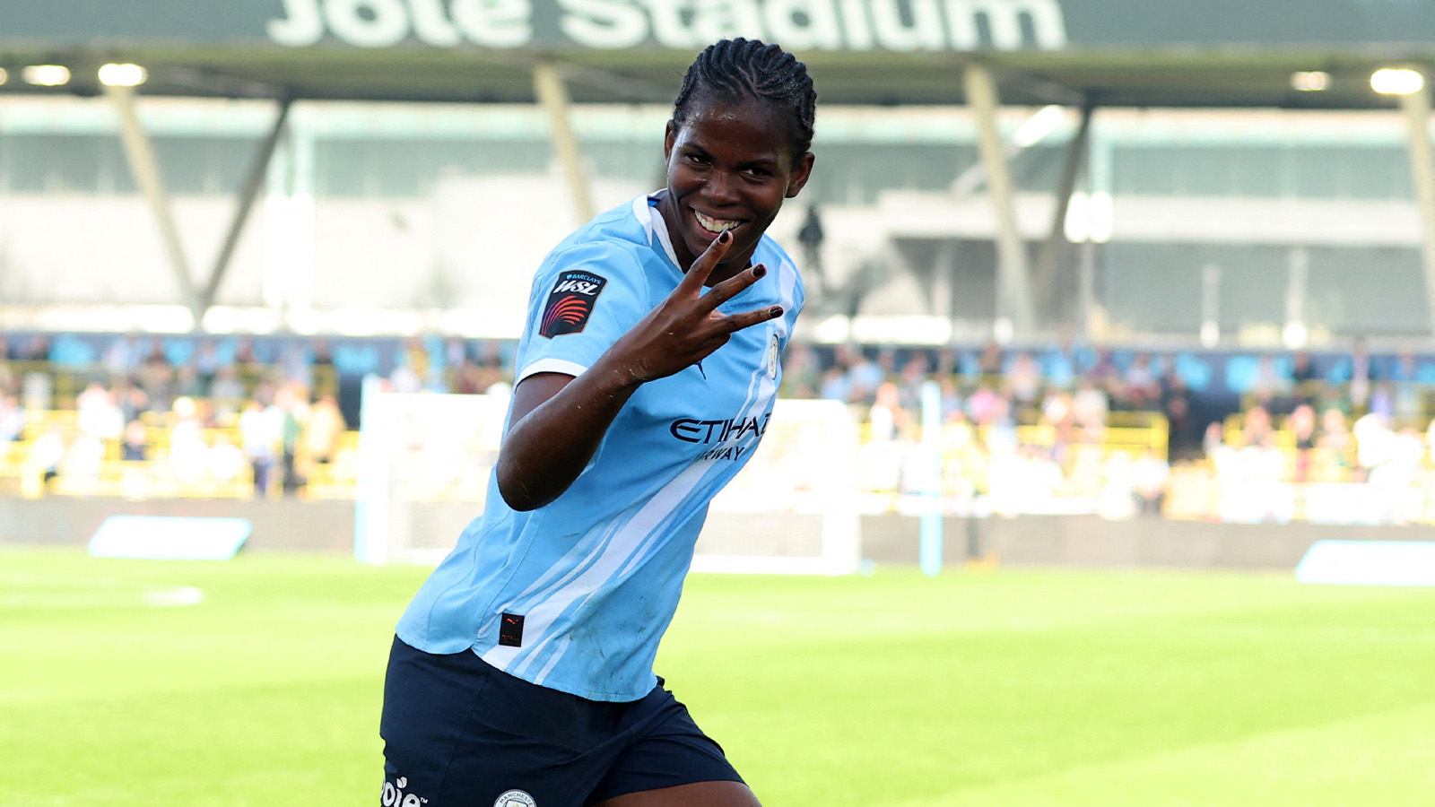 Shaw slog till med hattrick – Nildén med självmål