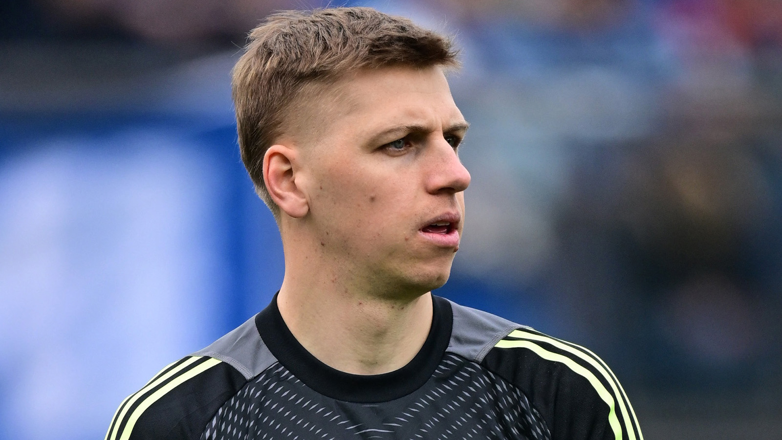 Uppgifter: Como nära att förlänga med succémålvakten