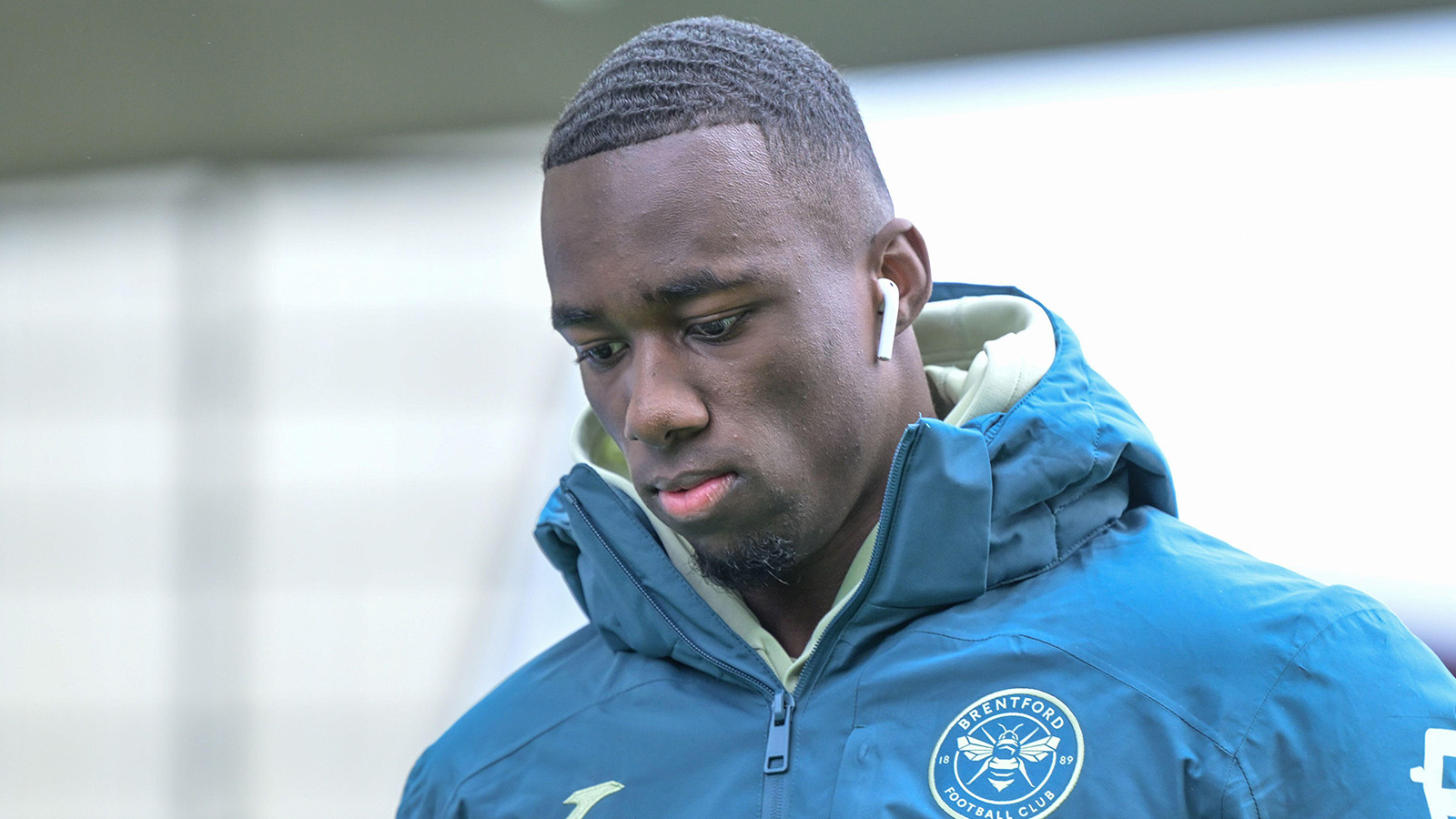 Uppgifter: Juventus följer Brentford-försvarare