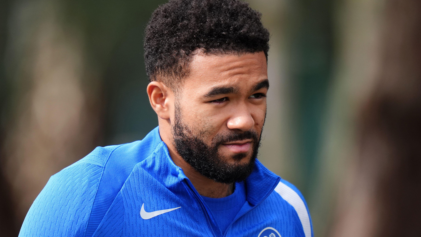 Uppgifter: James förlänger med Chelsea