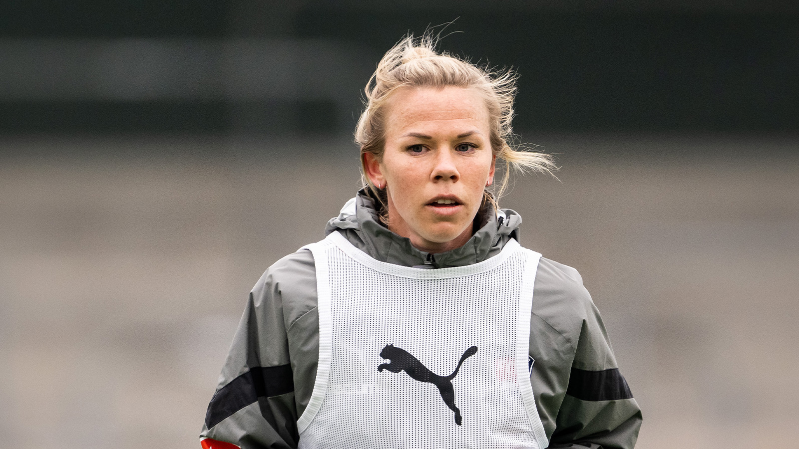 Beskedet: Försvararen gravid – förlänger kontraktet