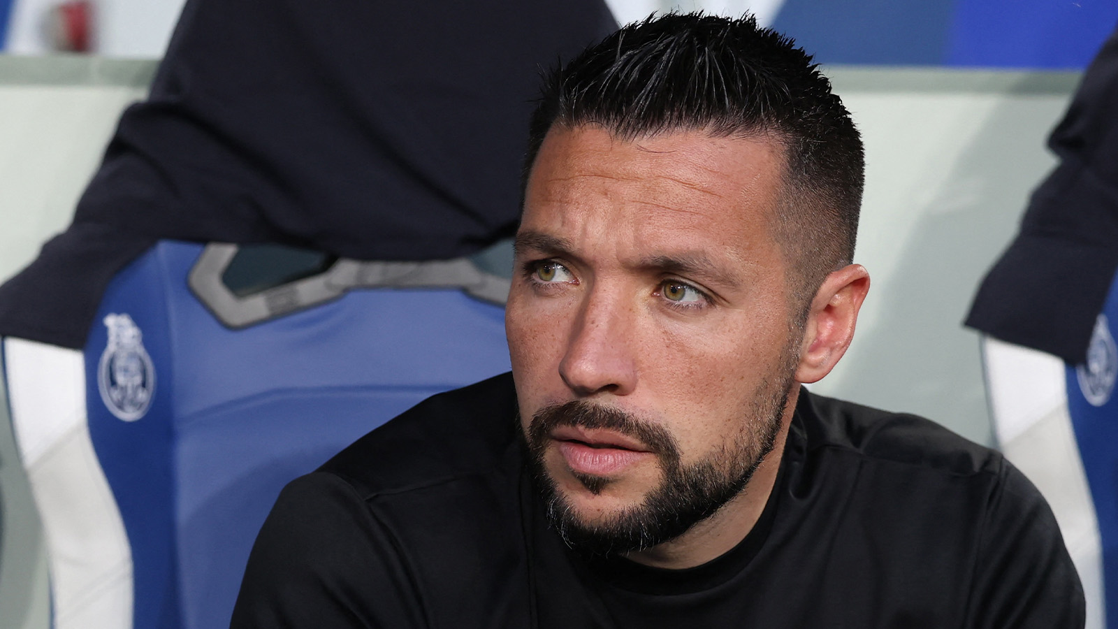 Uppgifter: Chelsea undersöker möjligheten om Schira