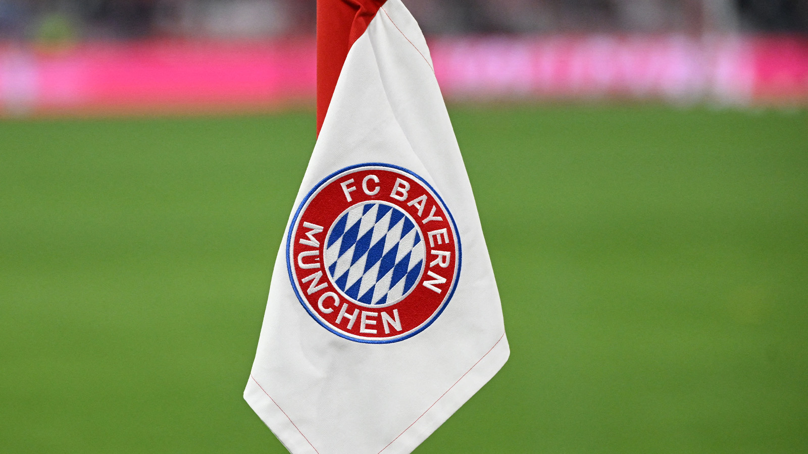 Uppgifter: Flera klubbar intresserade av 17-åring