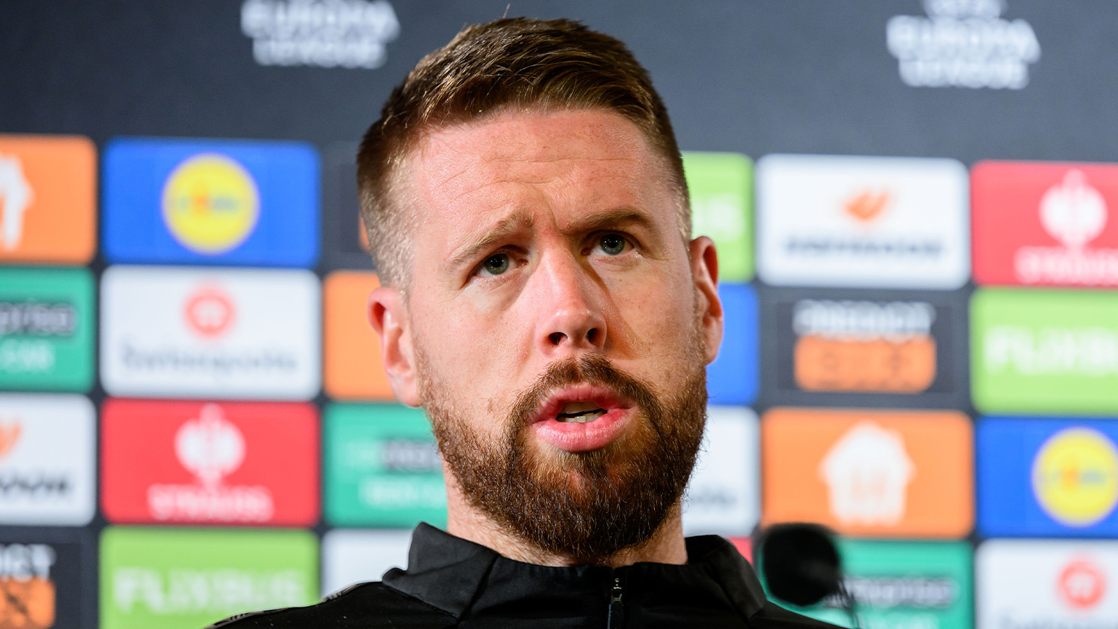 Jansson visar upp hatiska meddelanden: ”Förlorad värld”