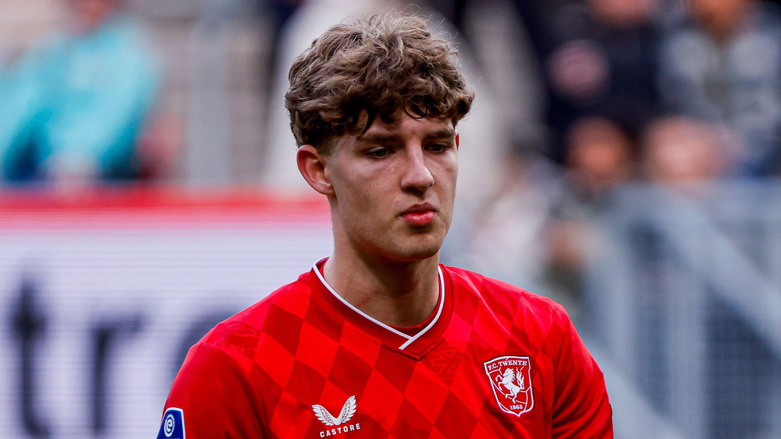 Uppgifter: Barcelona intresserat av mittbackstalang