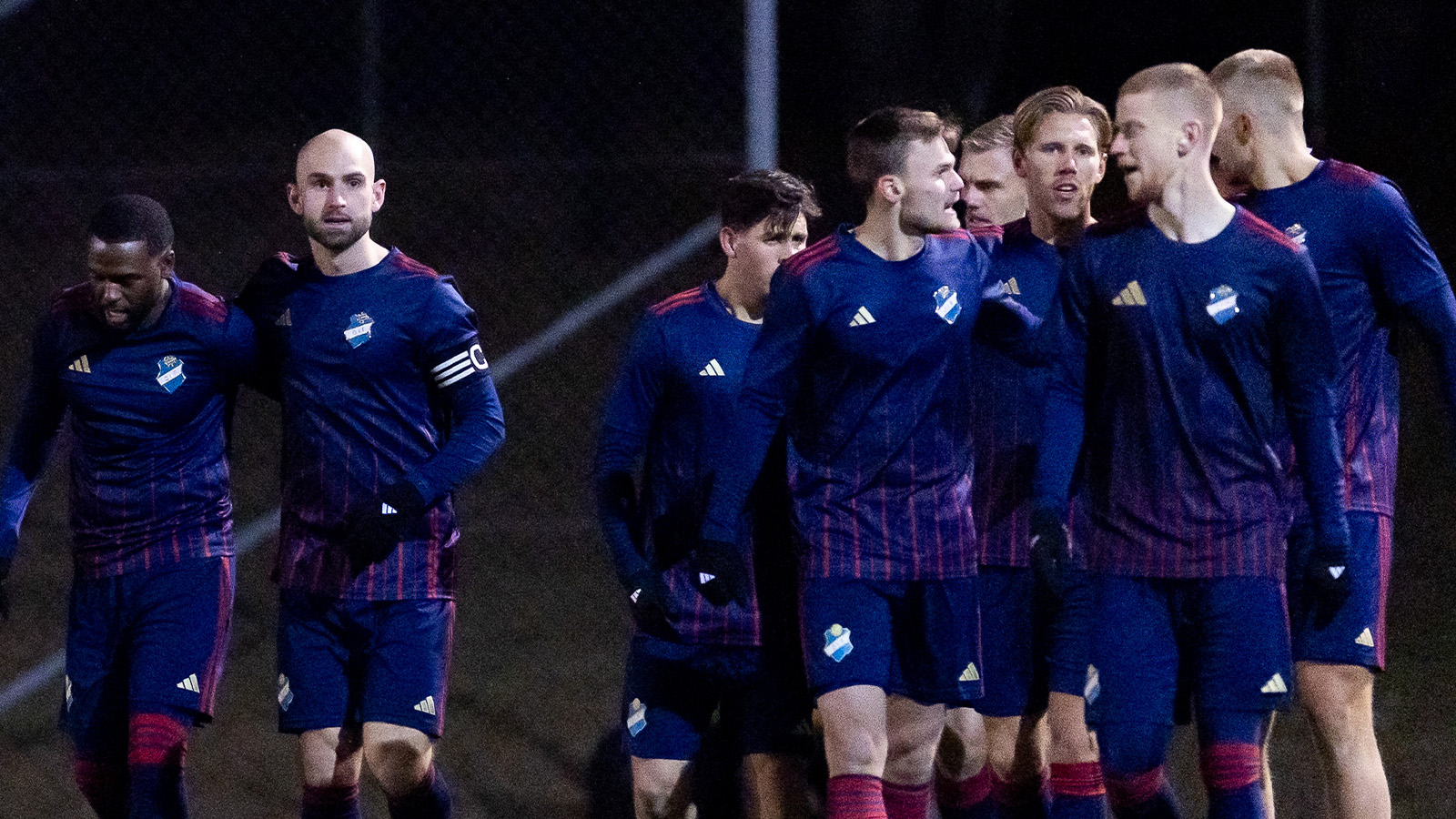 Öster testar mittbackstalang