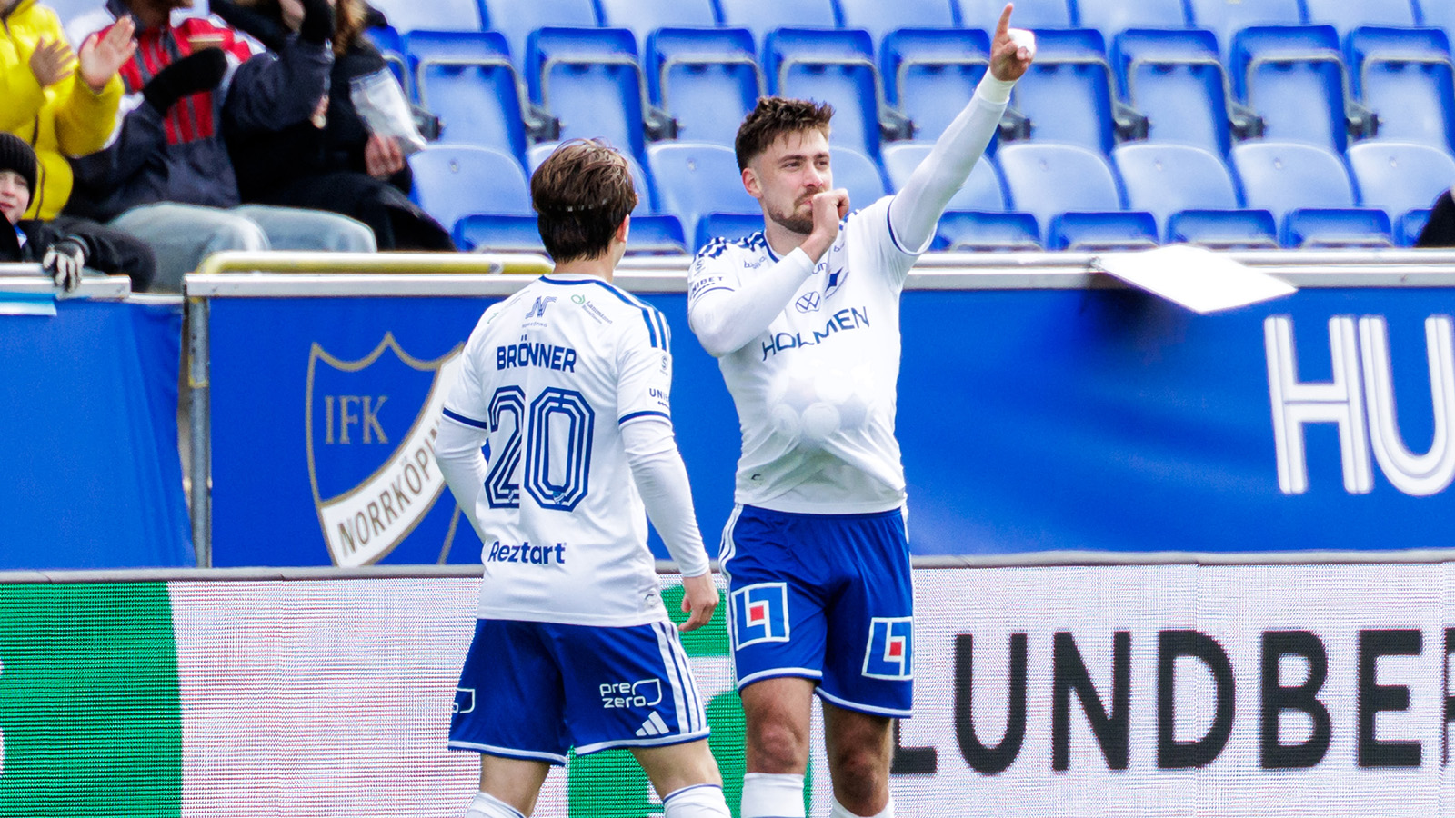 JUST NU: Drömstart för Peking – leder stort i paus