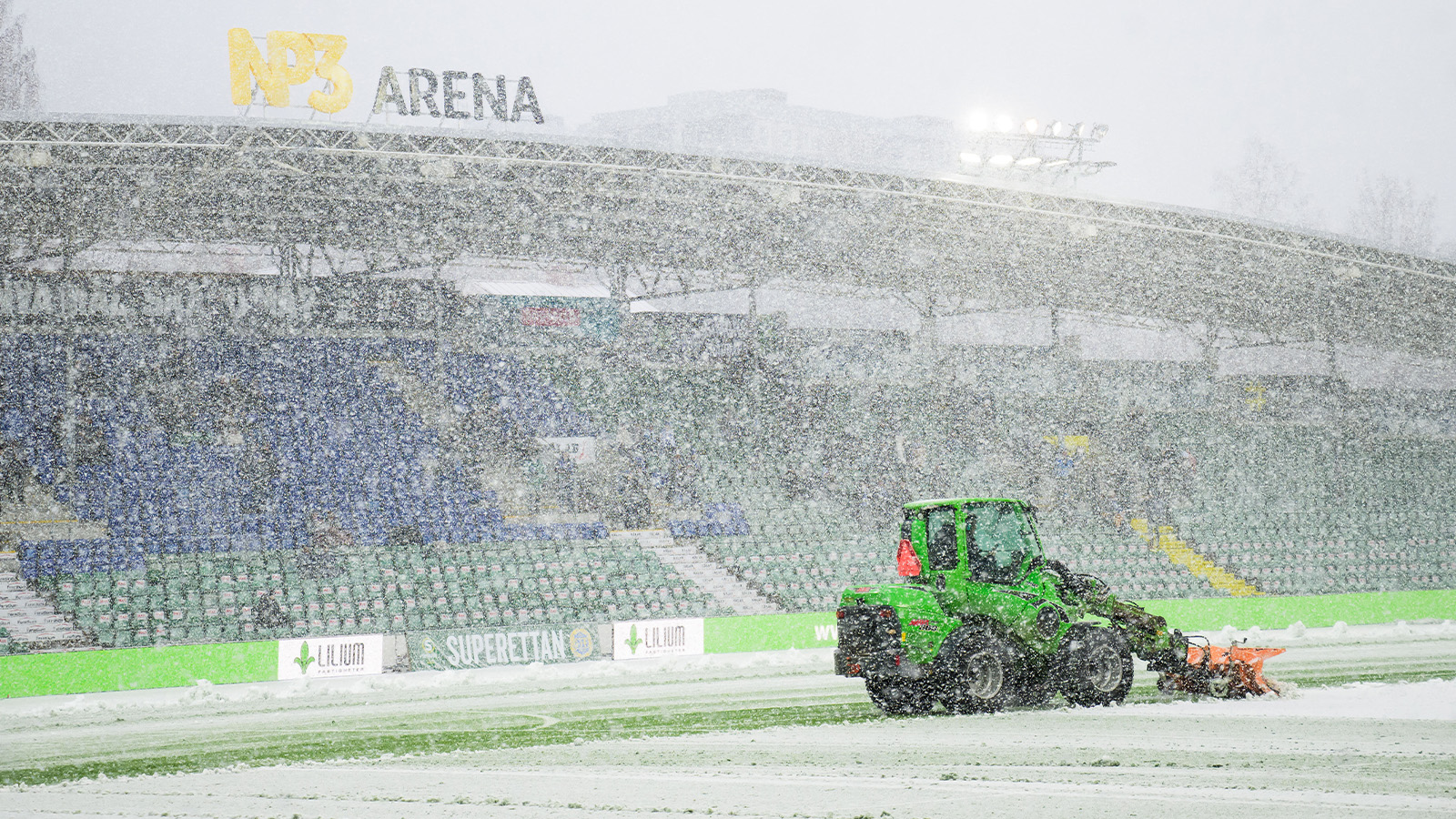 JUST NU: Sundsvall-Nordic United tillfälligt avbrutet – efter snökaos
