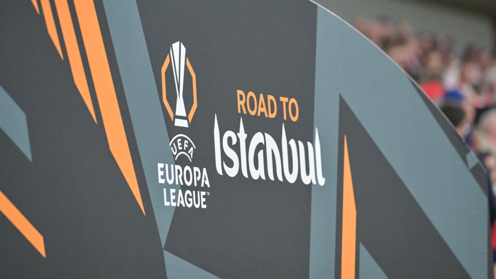 "Istanbul"-text vid spelartunneln. Tyskland, SC Freiburg – Sporting Braga, fotboll, Europa League, semifinal, säsongen 2025/2026, 2026-05-07.