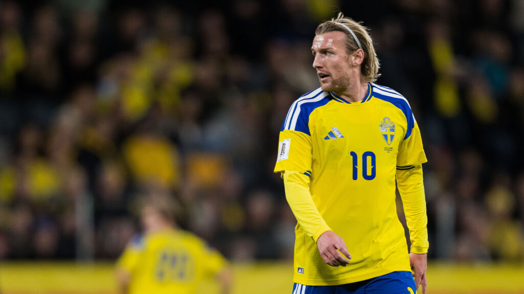Emil Forsberg i Sweden national football team ser nedstämd ut under VM-kvalmatchen i fotboll mellan Sweden national football team och Slovenia national football team den 18 november 2025 i Stockholm.
