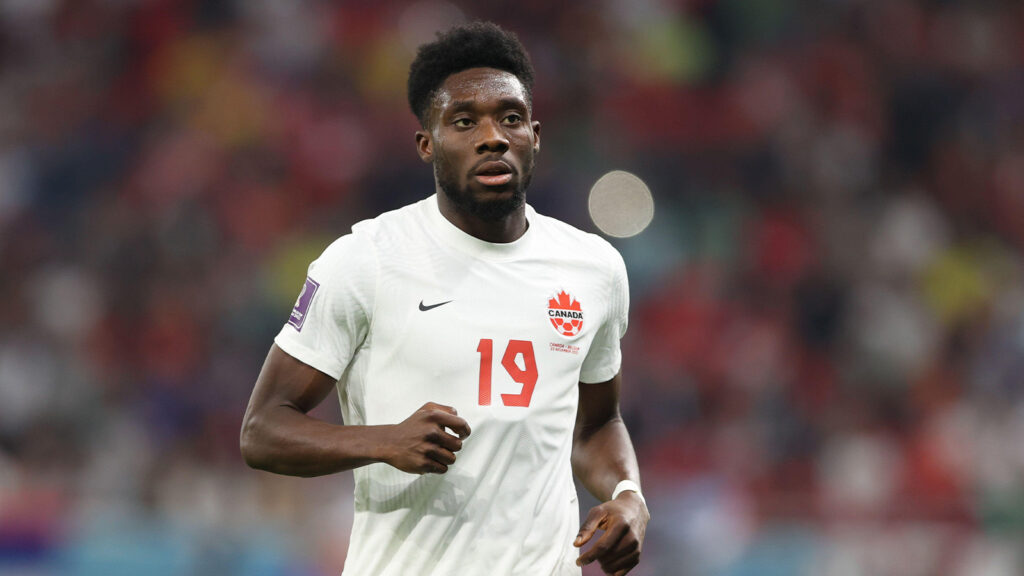 23 november 2022, Ar-Rayyan, Qatar: Alphonso Davies från Canada under 2022 FIFA World Cup i Qatar, i matchen mellan Belgium och Canada på Ahmad bin Ali Stadium. Slutresultat: Belgien 1–0 Kanada. (Bildkälla: © Grzegorz Wajda/SOPA Images via ZUMA Press Wire)