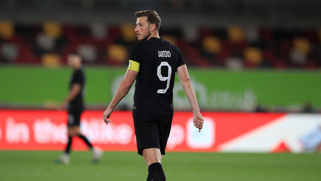 London, Storbritannien. 17 oktober 2023. Chris Wood från New Zealands herrlandslag i aktion under den internationella träningsmatchen mellan Australia och New Zealand på Gtech Community Stadium i London, England, den 17 oktober 2023. Foto av Carlton Myrie. Endast för redaktionell användning, licens krävs för kommersiell användning. Får inte användas i betting, spel eller publikationer för enskilda klubbar/ligor/spelare. Källa: UK Sports Pics Ltd/Alamy Live News