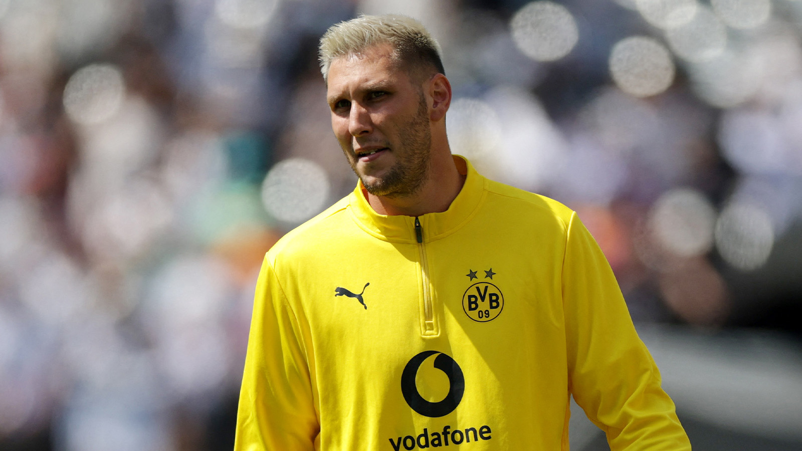 Officiellt: Dortmund-mittbacken lägger skorna på hyllan