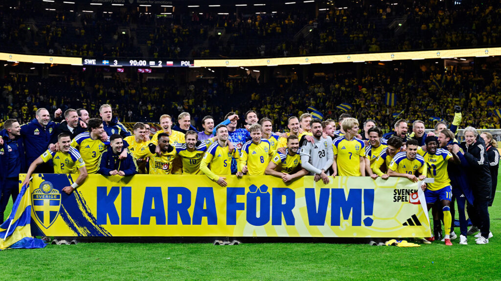 Sweden national football teams spelare och ledare firar kvalificeringen till VM efter playofffinalen i VM-kvalet i fotboll mellan Sweden national football team och Poland national football team i Stockholm, tisdagen den 31 mars 2026.
