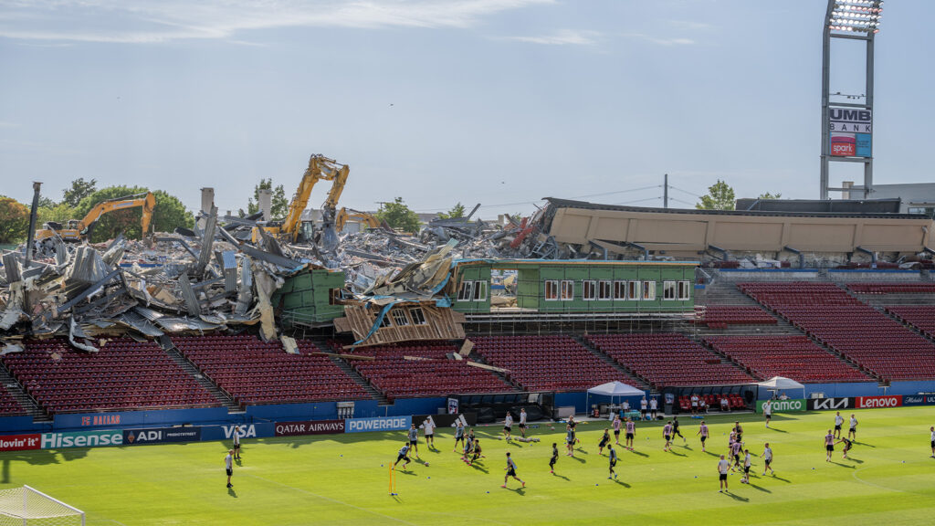 **Spelare i det svenska herrlandslaget under en träning under dag 14 av fotbolls-VM 2026 den 24 juni 2026 i Dallas.**
