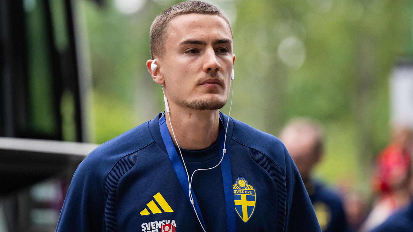 Portugals guldhjälte med lyckönskning till Blågult