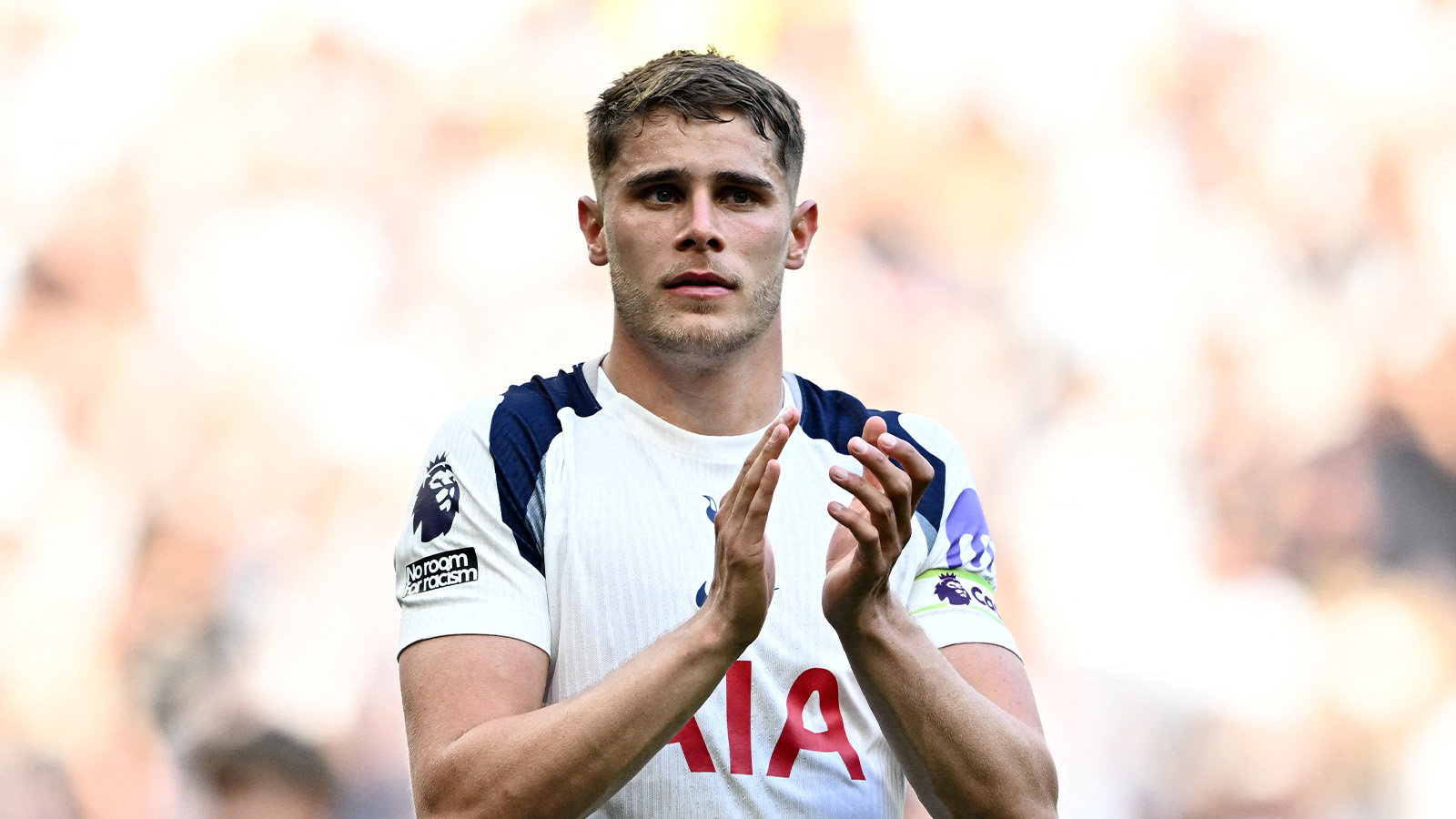 Uppgifter: Micky van de Ven kan gå till Liverpool och Barcelona