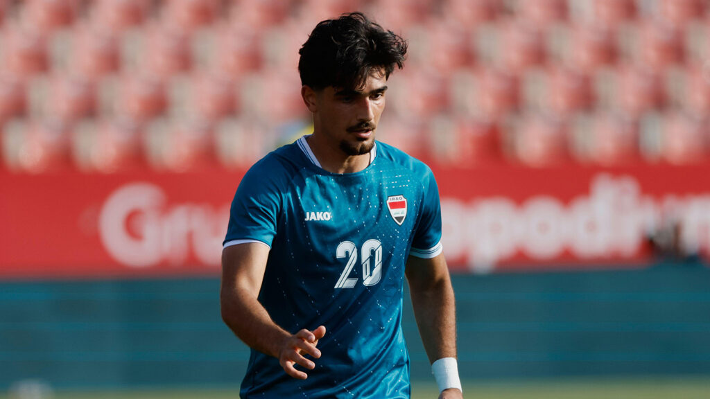 **Iraks Aimar Sher i spel under den internationella träningslandskampen i fotboll mellan Irak och Andorra i Girona, Spanien, fredagen den 29 maj 2026. (AP Photo/Joan Monfort)**