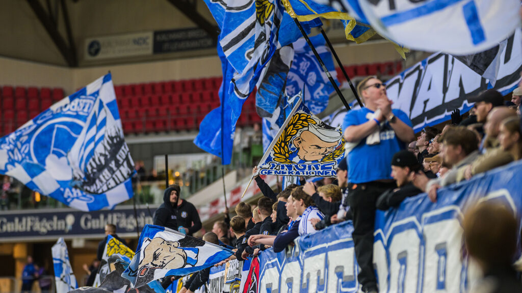 Göteborgs supportrar under fotbollsmatchen i Allsvenskan mellan Kalmar och IFK Göteborg den 23 april 2026 i Kalmar.