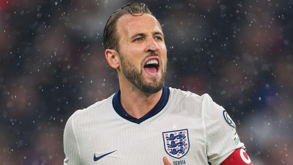 England mot Serbia – VM-kval på Wembley Stadium i London. Harry Kane från England i aktion. Bild: Mark Pain / Alamy Live News.
