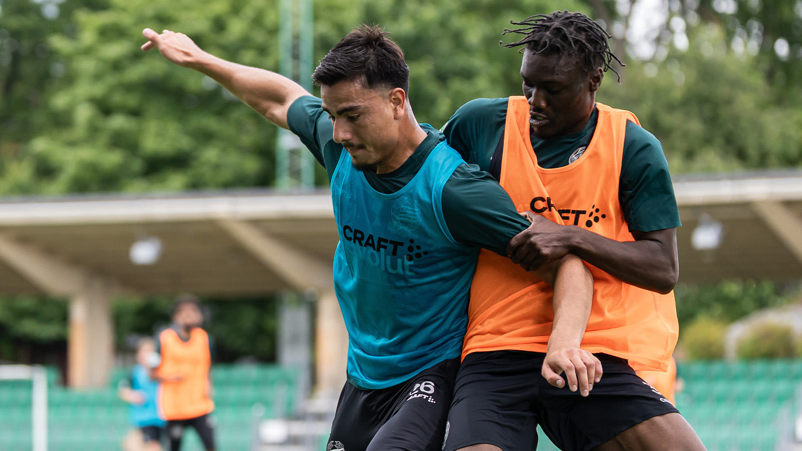 Här tränar Jusef Erabi med Hammarby