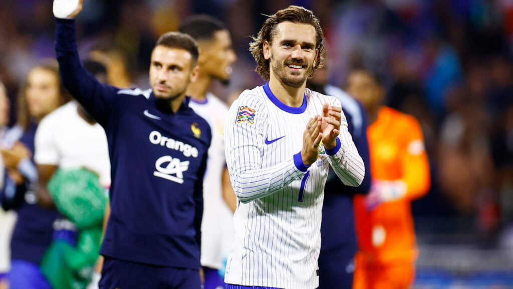 **Antoine Griezmann applåderar de franska supportrarna efter Nations League-matchen mellan Frankrike och Belgien på Groupama Stadium i Lyon, Frankrike, den 9 september 2024. (Foto: Reuters/Sarah Meyssonnier)**
