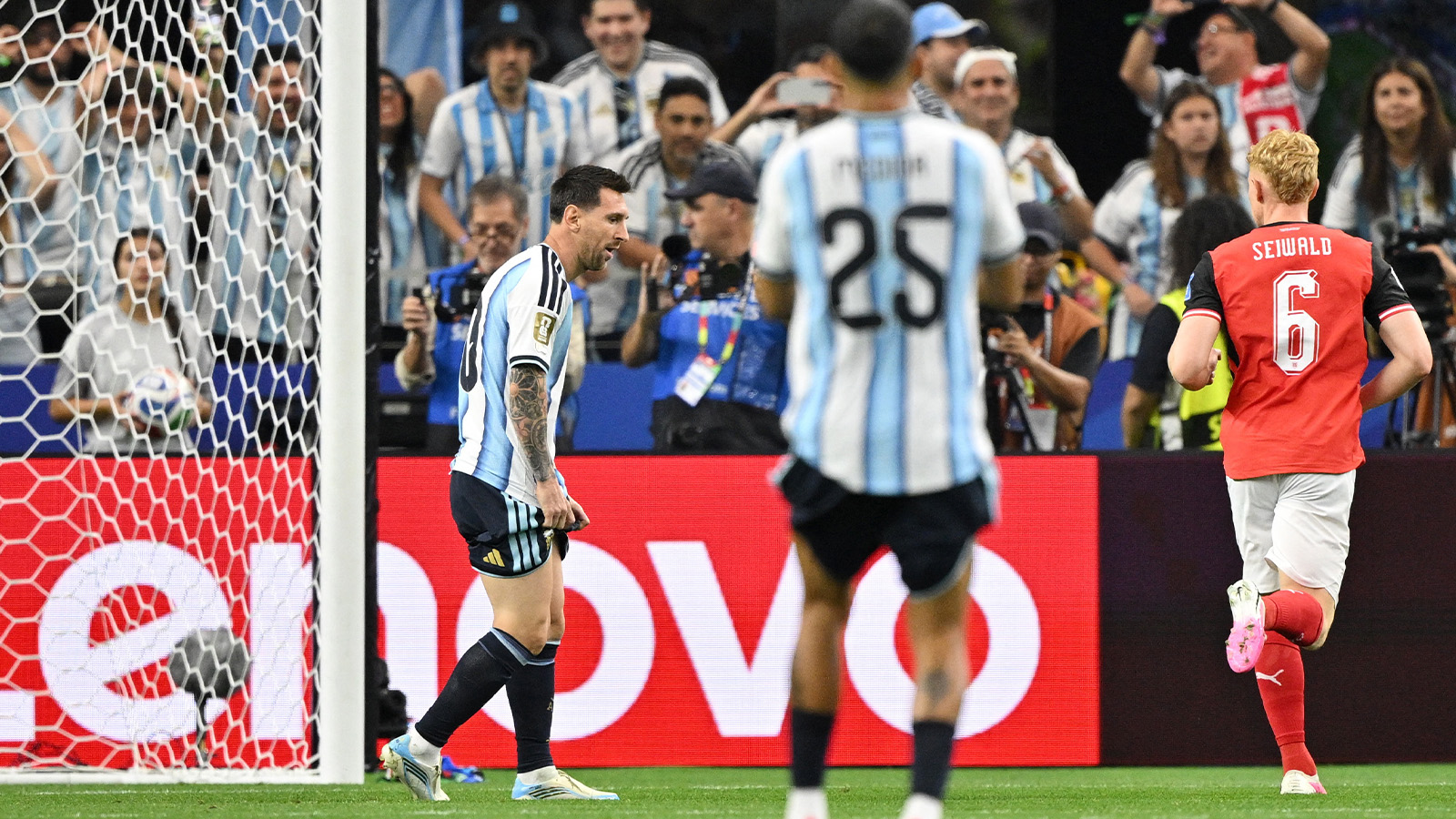 JUST NU: Messi missade straff – kunde bli historisk
