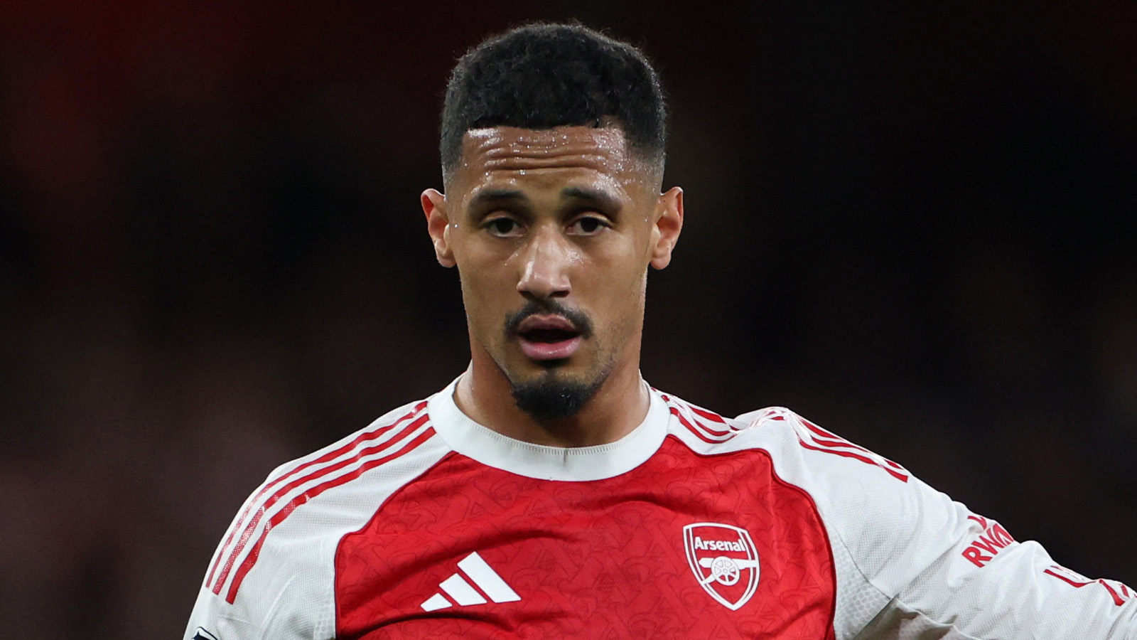 Uppgifter: Arsenal-backen kan missa VM
